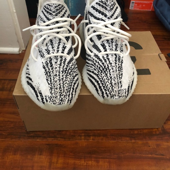 Yeezy 350 V2 zebras - Picture 2 of 6